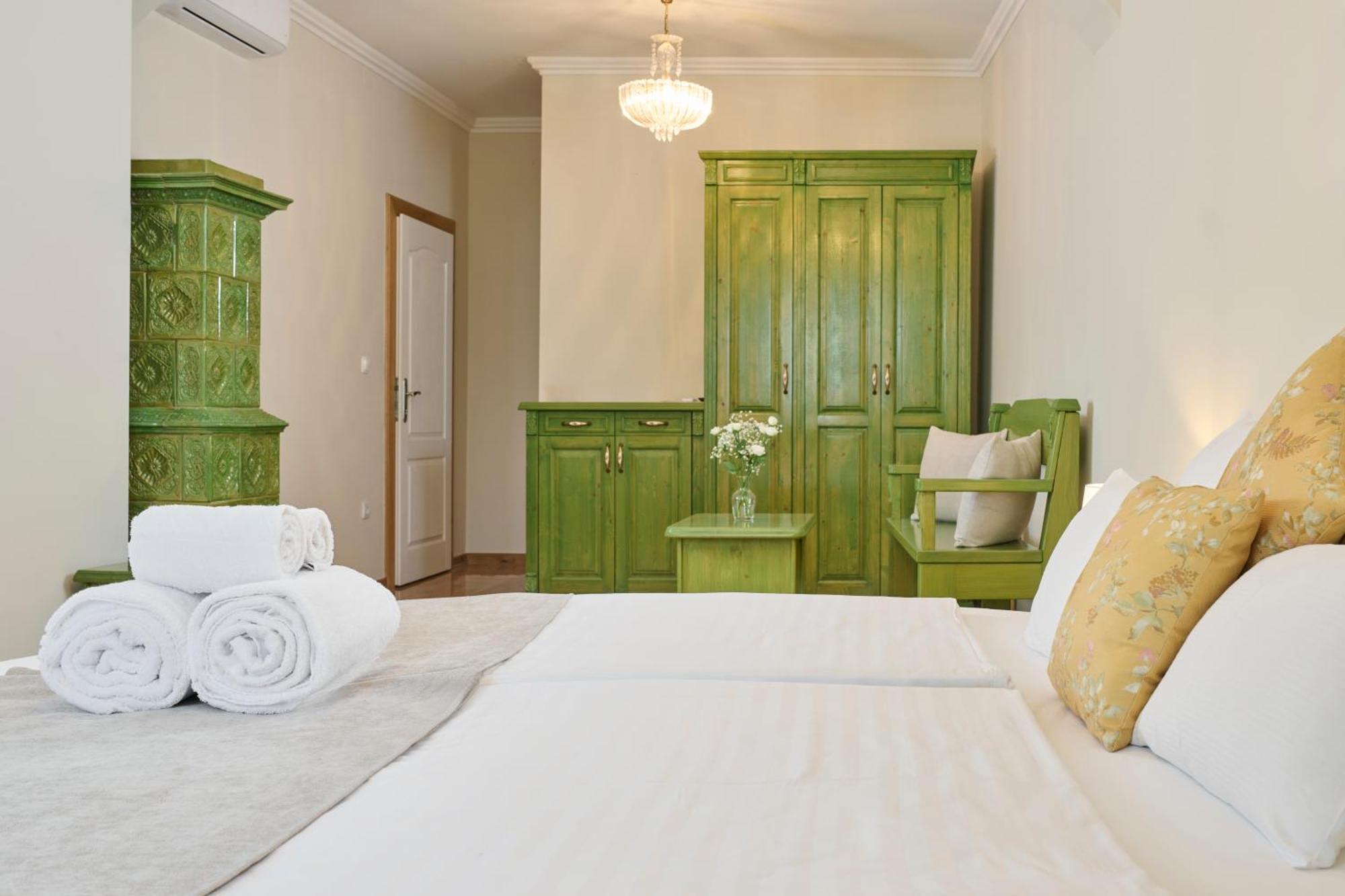 Hotel Kadoor Karlovac Bagian luar foto